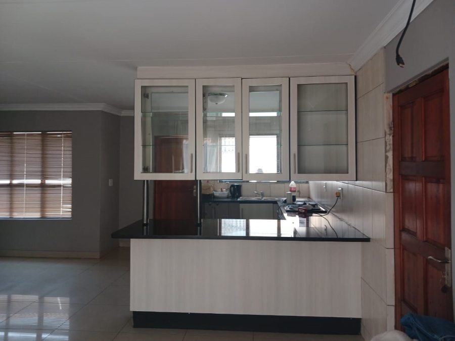 To Let 3 Bedroom Property for Rent in Amandasig Gauteng