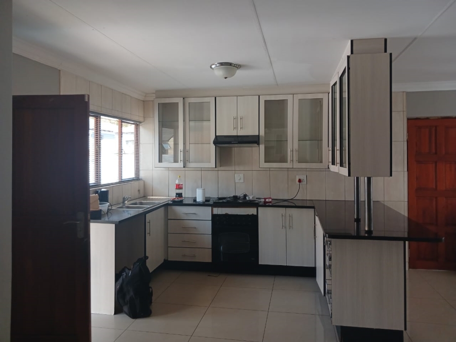 To Let 3 Bedroom Property for Rent in Amandasig Gauteng
