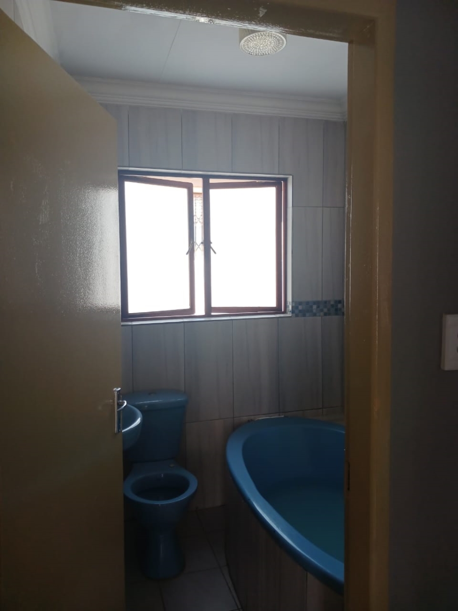 To Let 3 Bedroom Property for Rent in Amandasig Gauteng