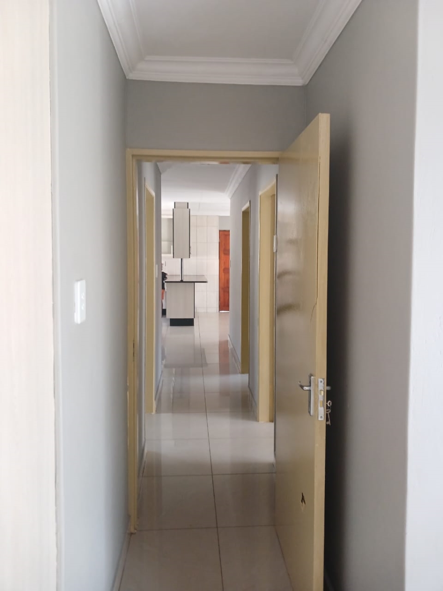 To Let 3 Bedroom Property for Rent in Amandasig Gauteng