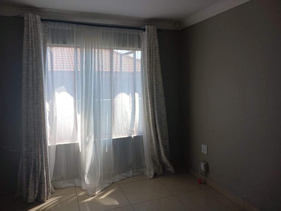 To Let 3 Bedroom Property for Rent in Amandasig Gauteng