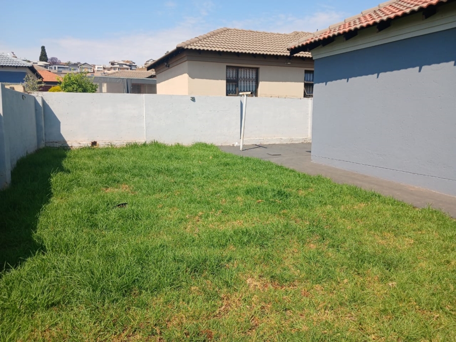 To Let 3 Bedroom Property for Rent in Amandasig Gauteng