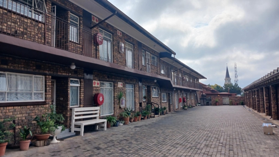 To Let 2 Bedroom Property for Rent in New Redruth Gauteng