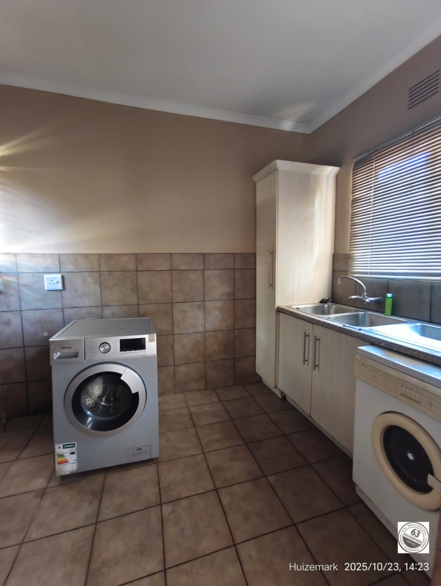 4 Bedroom Property for Sale in Vanderbijlpark SE 6 Gauteng