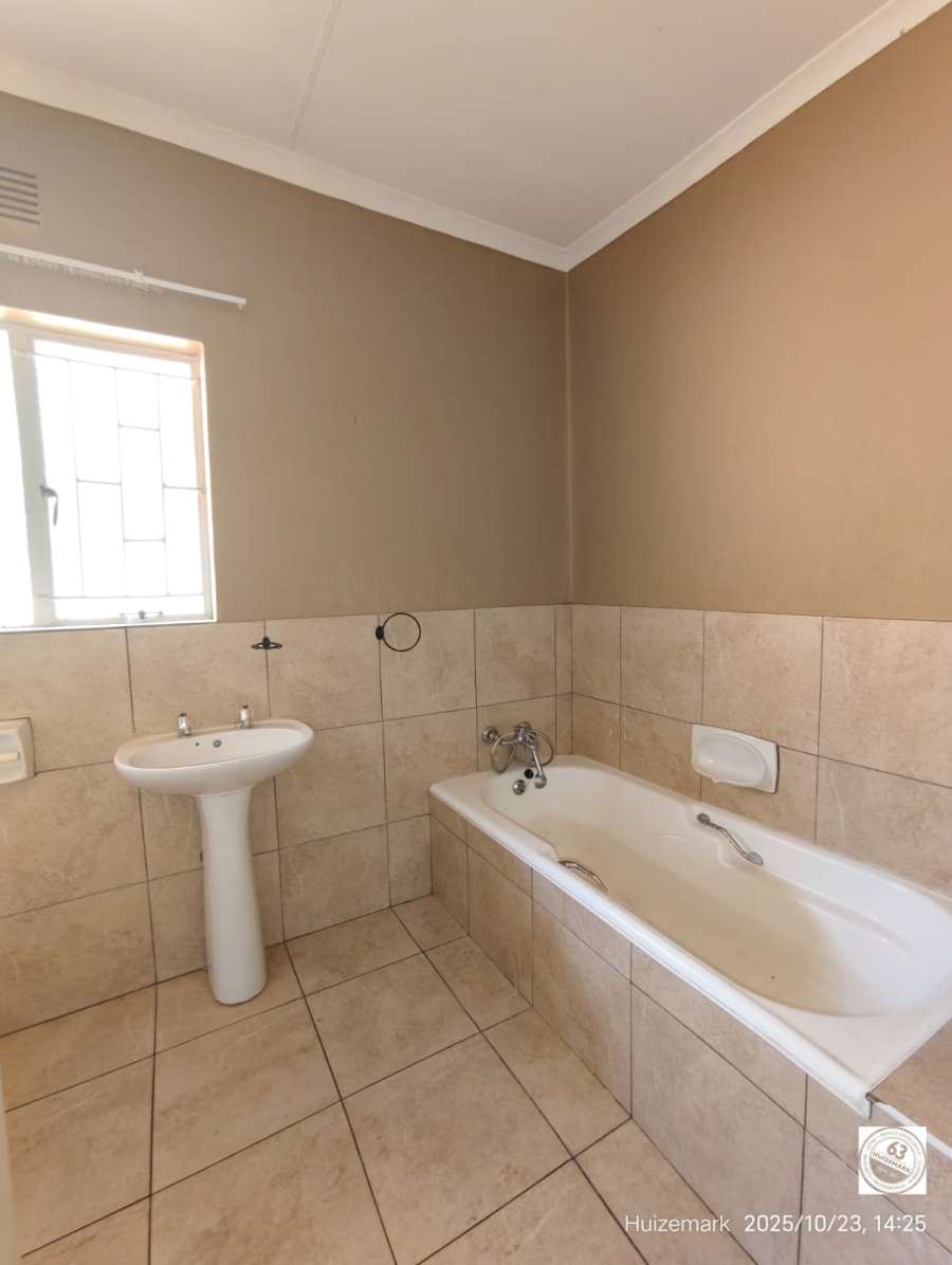 4 Bedroom Property for Sale in Vanderbijlpark SE 6 Gauteng