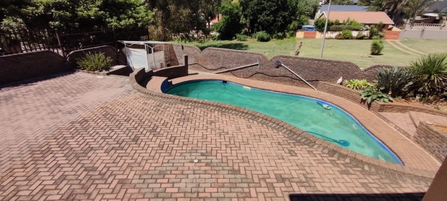 3 Bedroom Property for Sale in Rangeview Gauteng