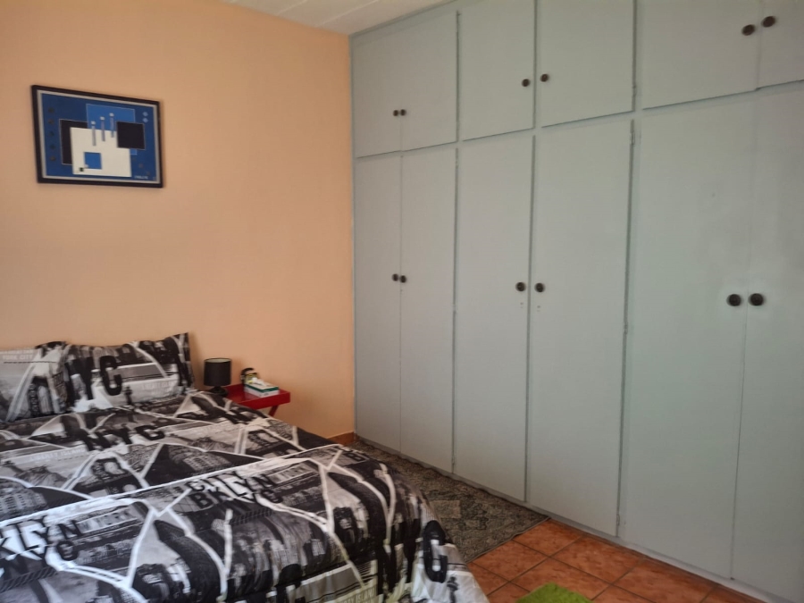 2 Bedroom Property for Sale in Greenhills Gauteng