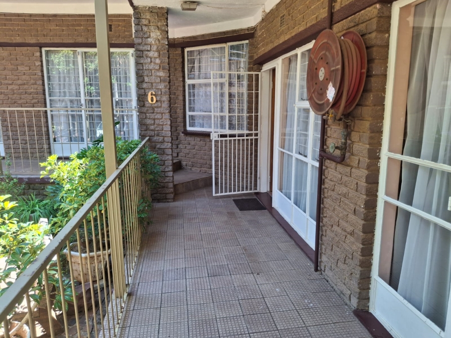 2 Bedroom Property for Sale in Greenhills Gauteng