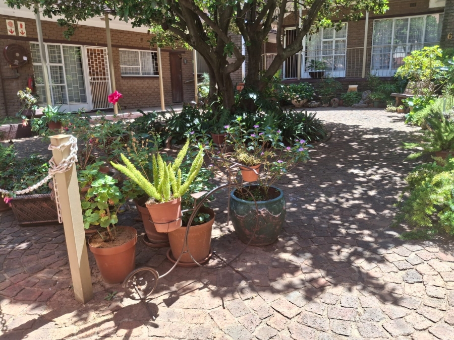 2 Bedroom Property for Sale in Greenhills Gauteng