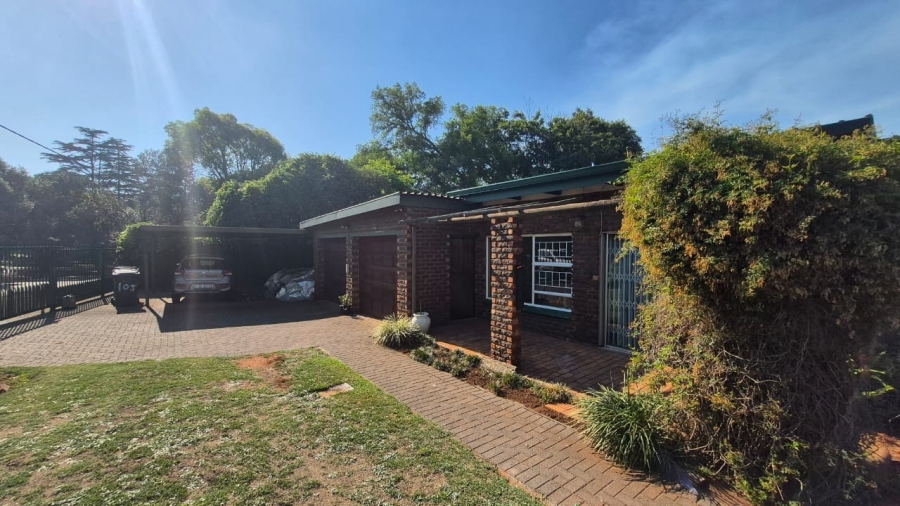 4 Bedroom Property for Sale in Hennopspark Gauteng
