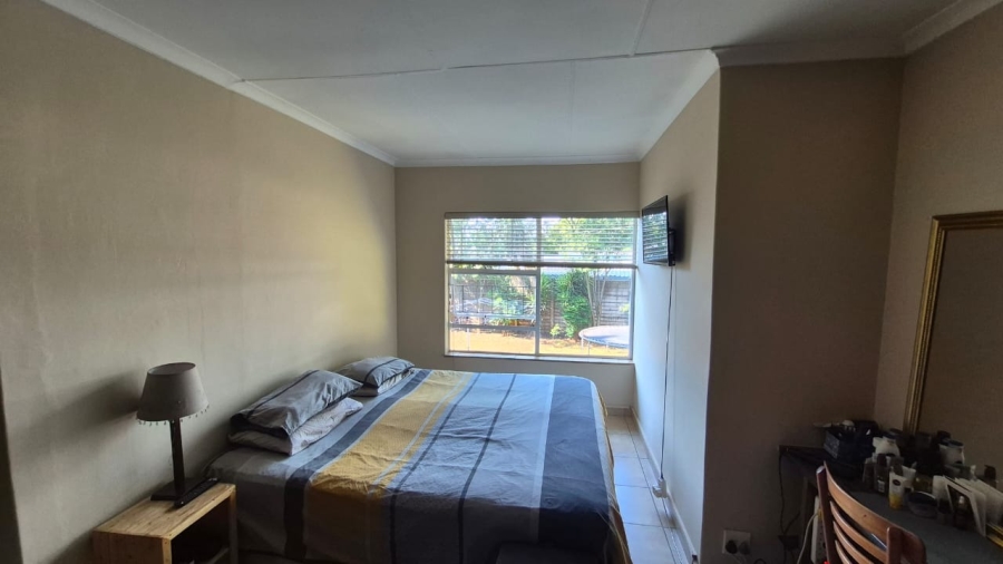 4 Bedroom Property for Sale in Hennopspark Gauteng