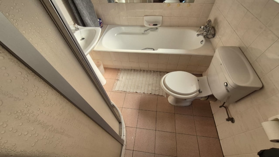 4 Bedroom Property for Sale in Hennopspark Gauteng