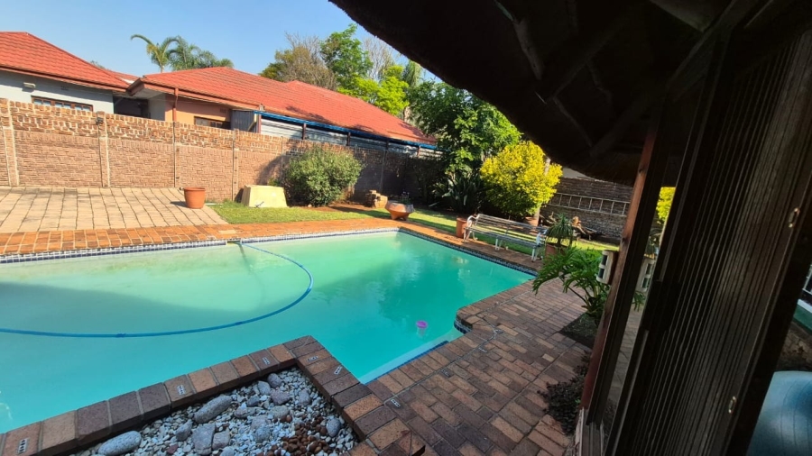 4 Bedroom Property for Sale in Hennopspark Gauteng