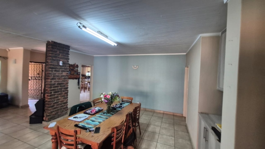 4 Bedroom Property for Sale in Hennopspark Gauteng