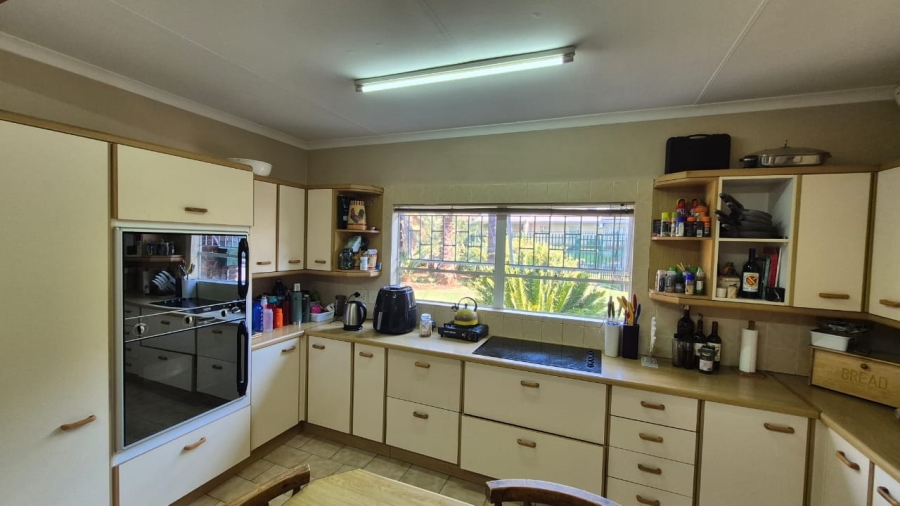 4 Bedroom Property for Sale in Hennopspark Gauteng