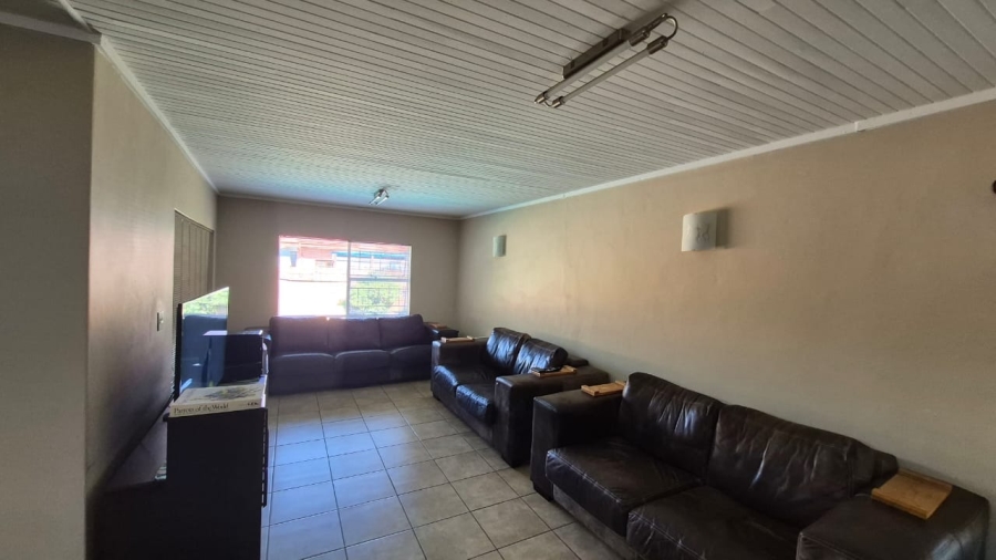 4 Bedroom Property for Sale in Hennopspark Gauteng
