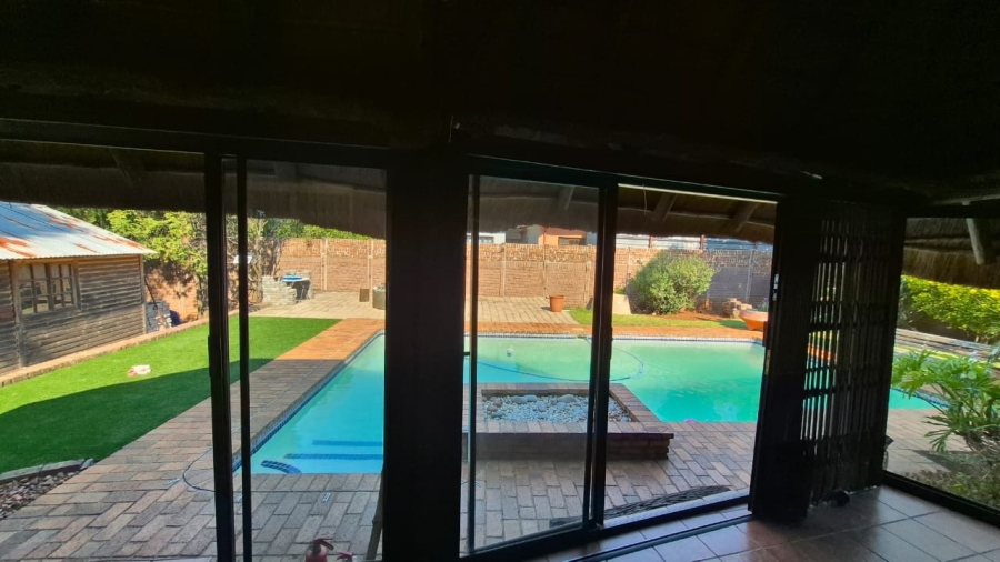 4 Bedroom Property for Sale in Hennopspark Gauteng