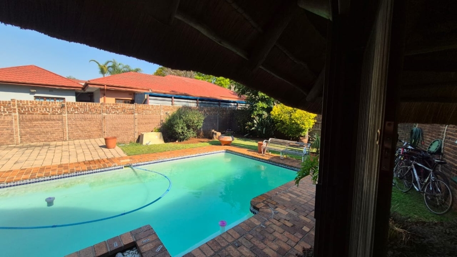 4 Bedroom Property for Sale in Hennopspark Gauteng