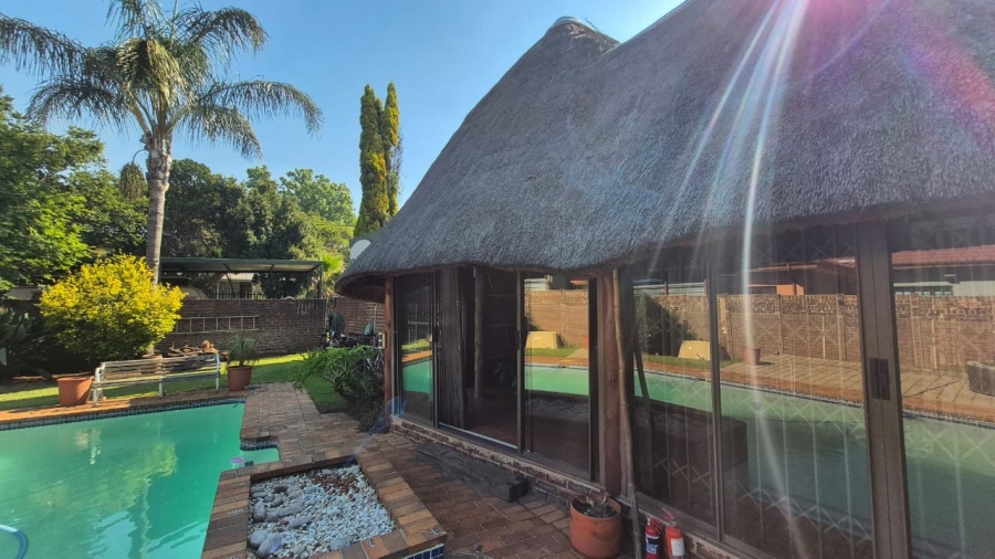 4 Bedroom Property for Sale in Hennopspark Gauteng