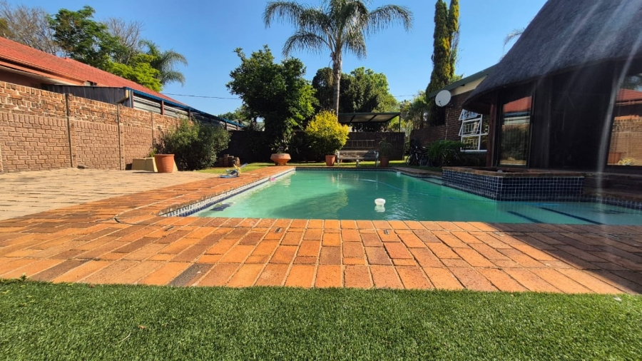 4 Bedroom Property for Sale in Hennopspark Gauteng