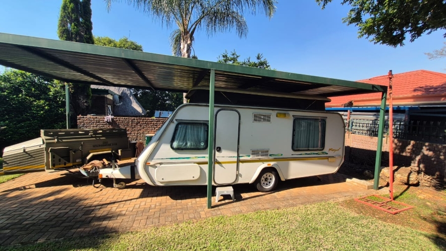 4 Bedroom Property for Sale in Hennopspark Gauteng