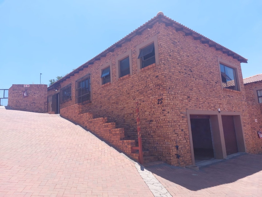 3 Bedroom Property for Sale in Noordheuwel Gauteng