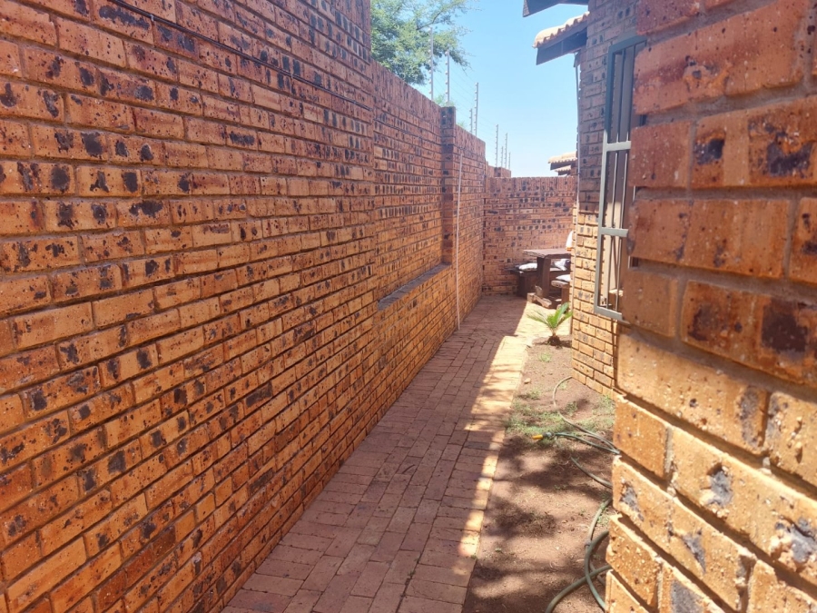 3 Bedroom Property for Sale in Noordheuwel Gauteng