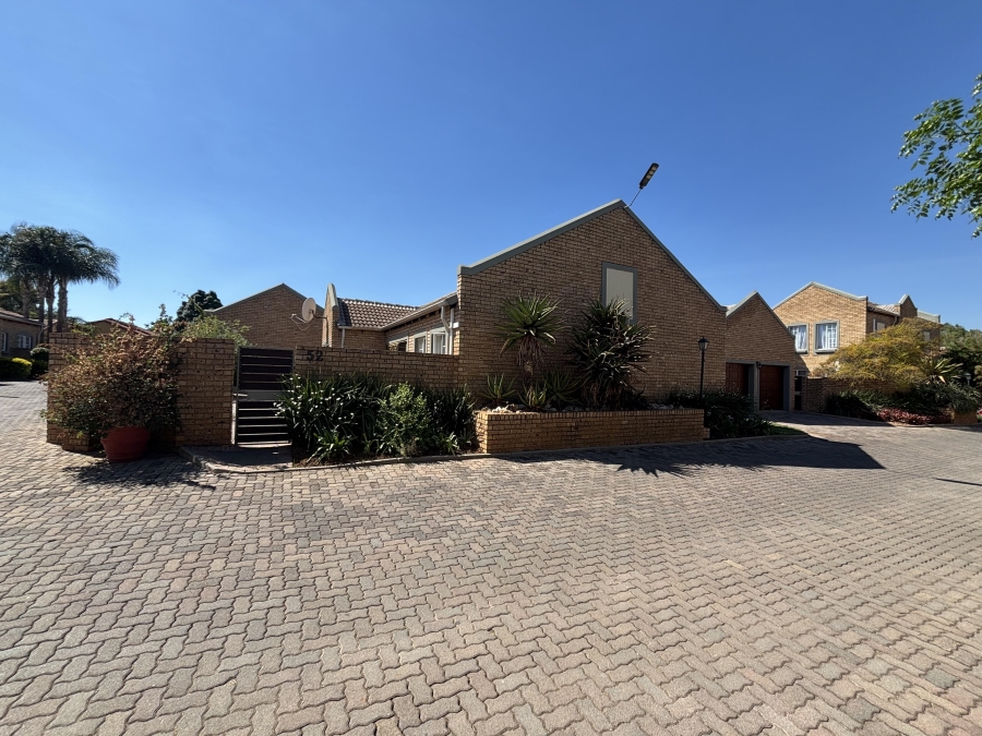 To Let 3 Bedroom Property for Rent in Equestria Gauteng