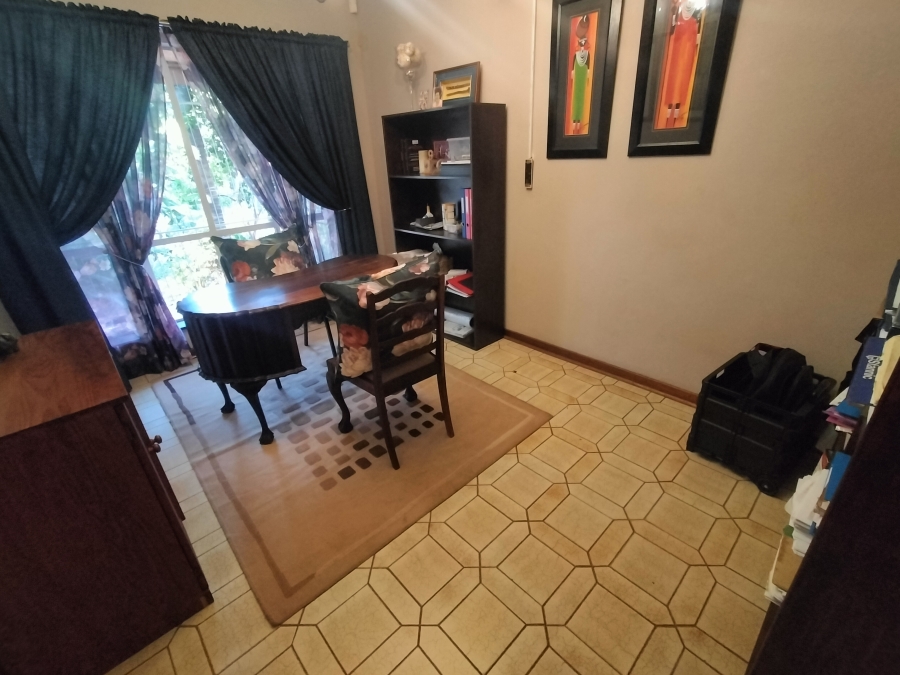 4 Bedroom Property for Sale in Florauna Gauteng