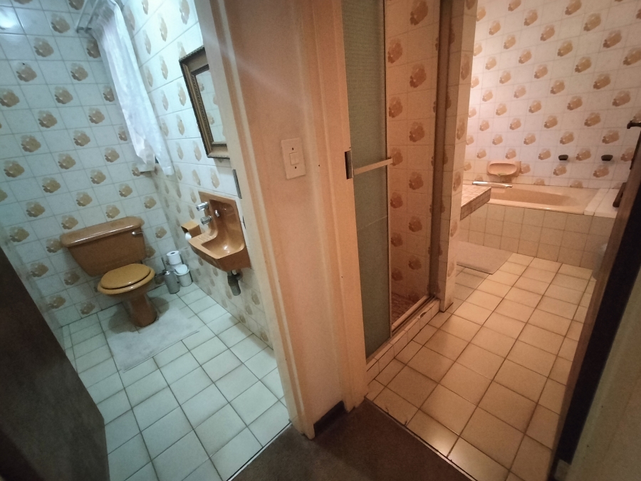 4 Bedroom Property for Sale in Florauna Gauteng