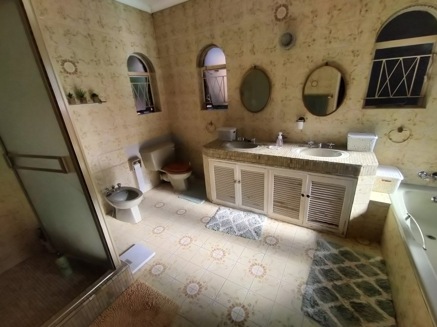 4 Bedroom Property for Sale in Florauna Gauteng