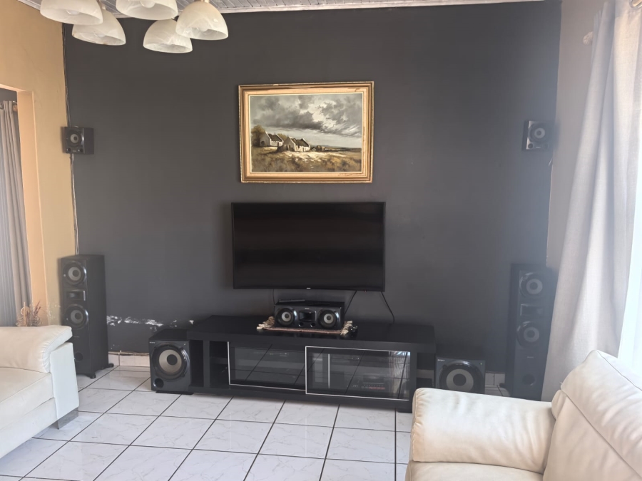 3 Bedroom Property for Sale in Roodepoort North Gauteng
