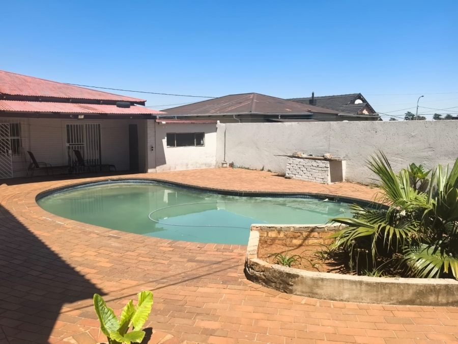 3 Bedroom Property for Sale in Roodepoort North Gauteng