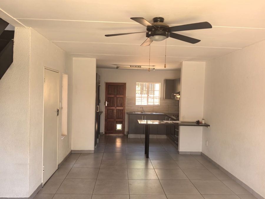 2 Bedroom Property for Sale in Wilgeheuwel Gauteng