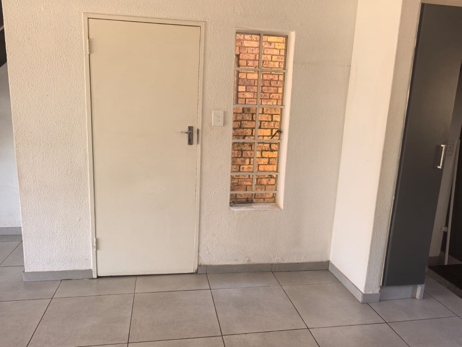 2 Bedroom Property for Sale in Wilgeheuwel Gauteng
