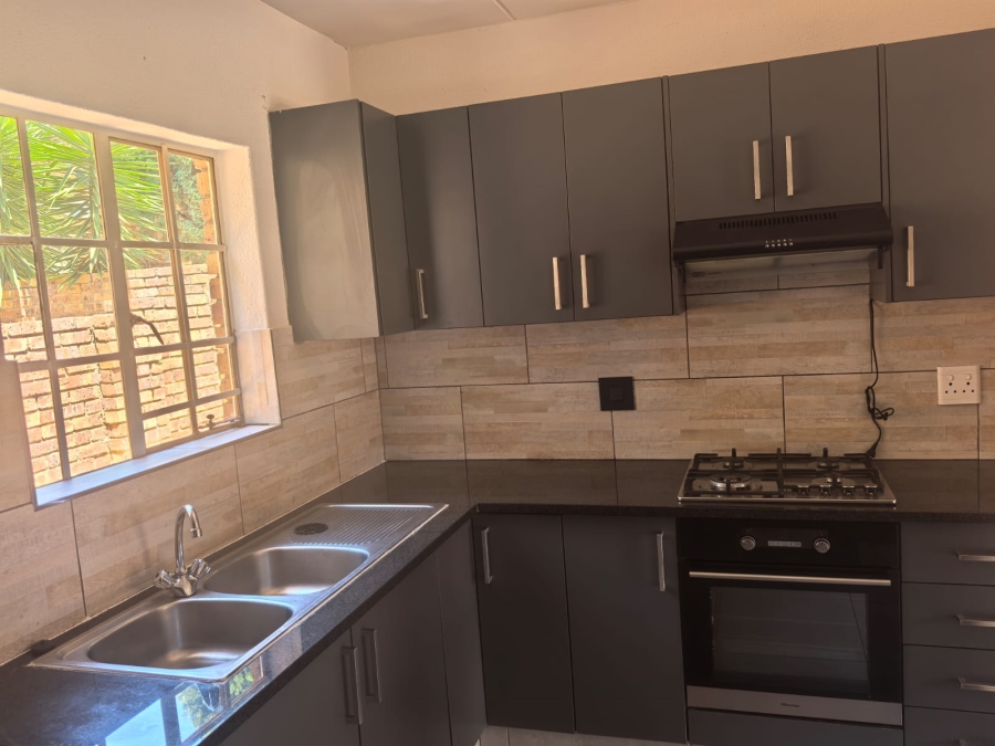 2 Bedroom Property for Sale in Wilgeheuwel Gauteng
