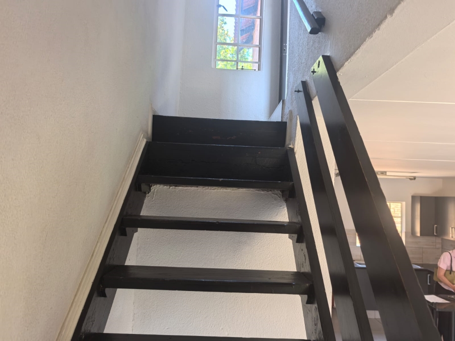 2 Bedroom Property for Sale in Wilgeheuwel Gauteng