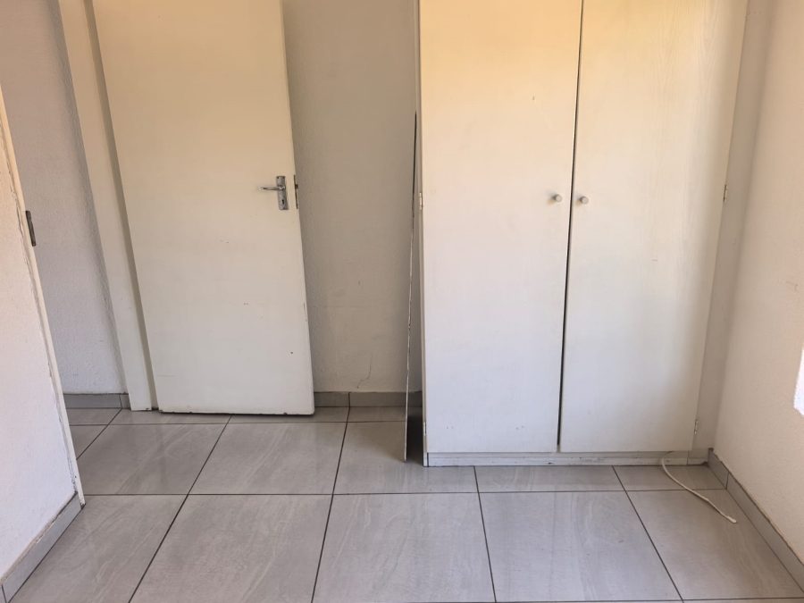 2 Bedroom Property for Sale in Wilgeheuwel Gauteng