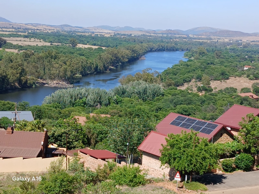 3 Bedroom Property for Sale in Vaaloewer Gauteng