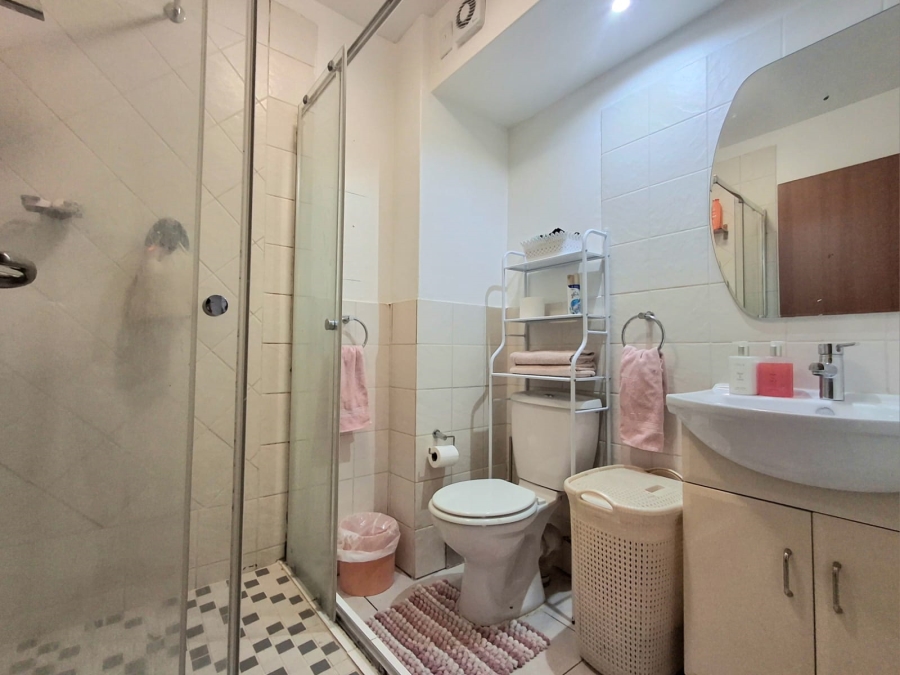 2 Bedroom Property for Sale in Hurlyvale Gauteng