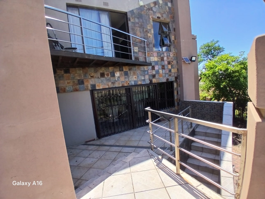 4 Bedroom Property for Sale in Vaaloewer Gauteng
