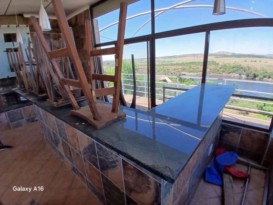 4 Bedroom Property for Sale in Vaaloewer Gauteng