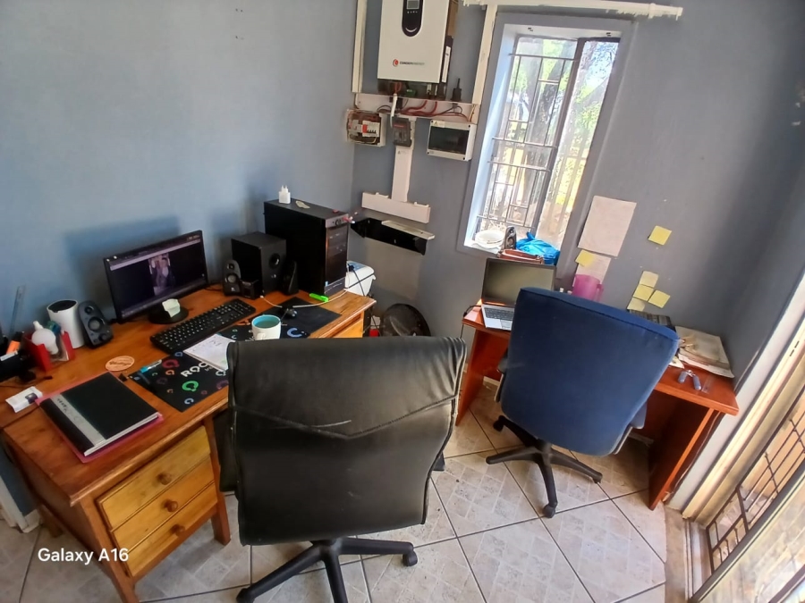 4 Bedroom Property for Sale in Vaaloewer Gauteng