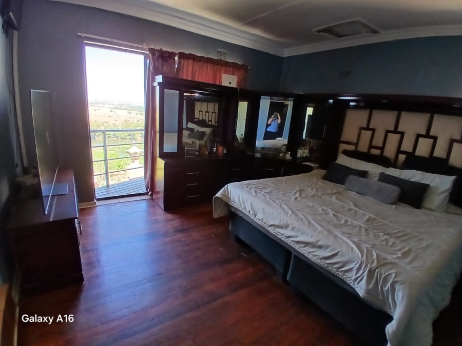 4 Bedroom Property for Sale in Vaaloewer Gauteng