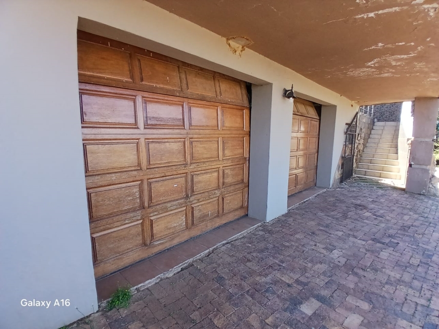4 Bedroom Property for Sale in Vaaloewer Gauteng