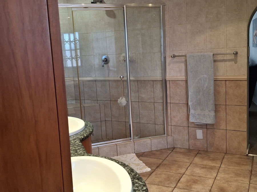 7 Bedroom Property for Sale in Meyersdal Gauteng