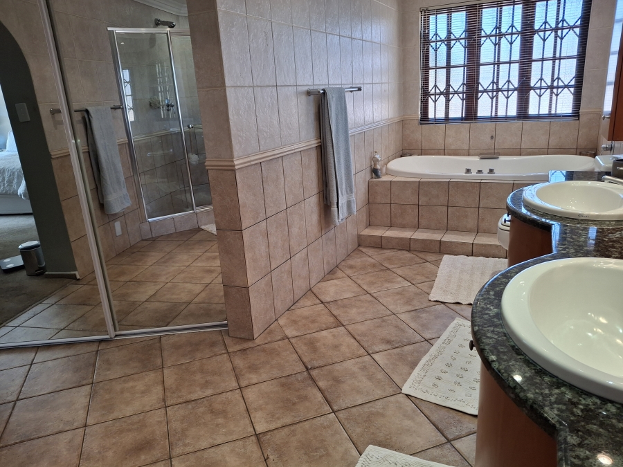 7 Bedroom Property for Sale in Meyersdal Gauteng