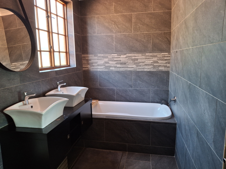 7 Bedroom Property for Sale in Meyersdal Gauteng