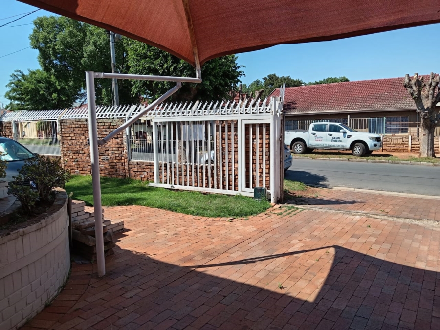 3 Bedroom Property for Sale in Roodepoort North Gauteng