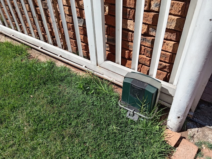 3 Bedroom Property for Sale in Roodepoort North Gauteng